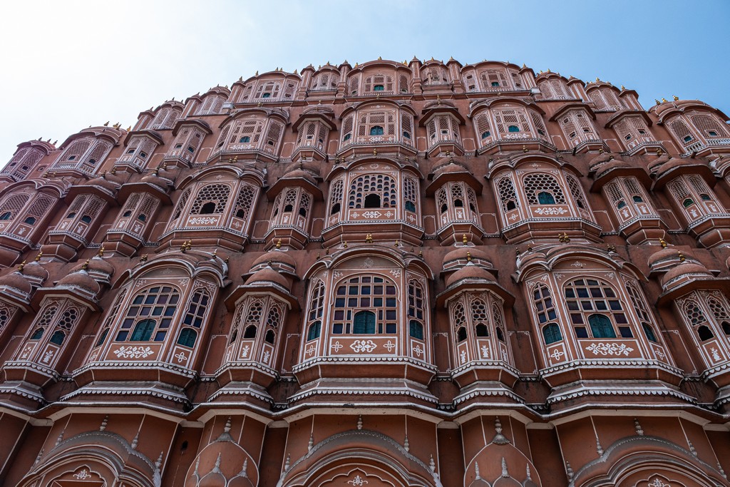 Impressioni a caldo in India facciata di un palazzo rosa