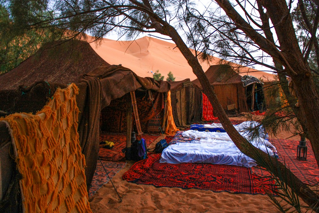  itinerario in Marocco in una settimana tende berbere in accampamento nel deserto