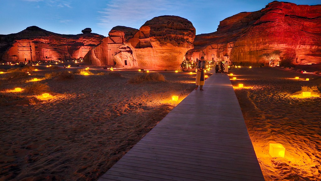 guida alla visita di AlUla  rovine illuminate