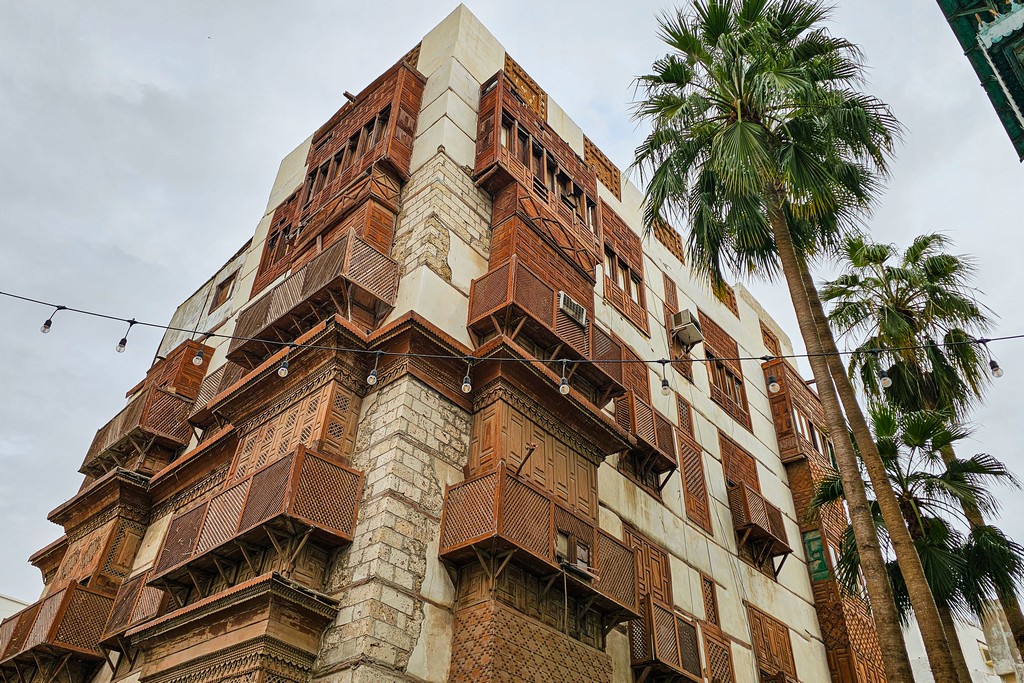 edificio antico con balconcini